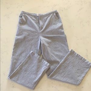 Tilly's White & Grey Striped Cropped Straight Pant